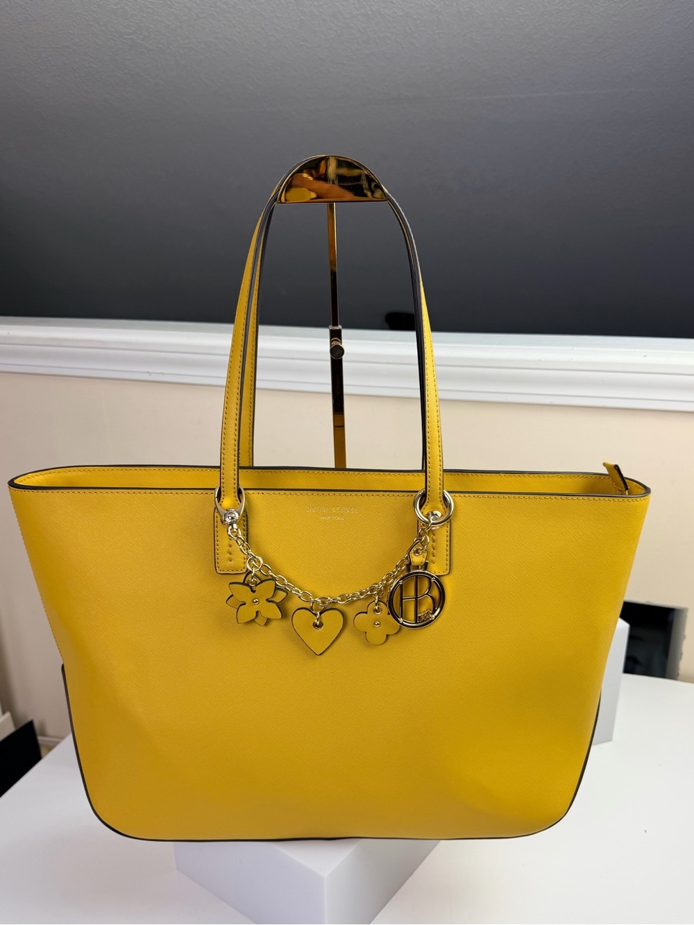 Henri Bendel West 57TH E/W Tote Bag Purse with Charm